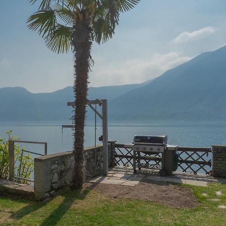 Villa Sasso on Lake Como by RentAllComo Sala Comacina Esterno foto